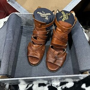 Freebird Claw size 9